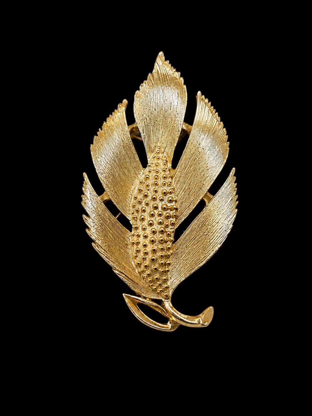 Vintage Lisner Gold Tone Textured Leaf Brooch Pod Design Mid Century 1960s